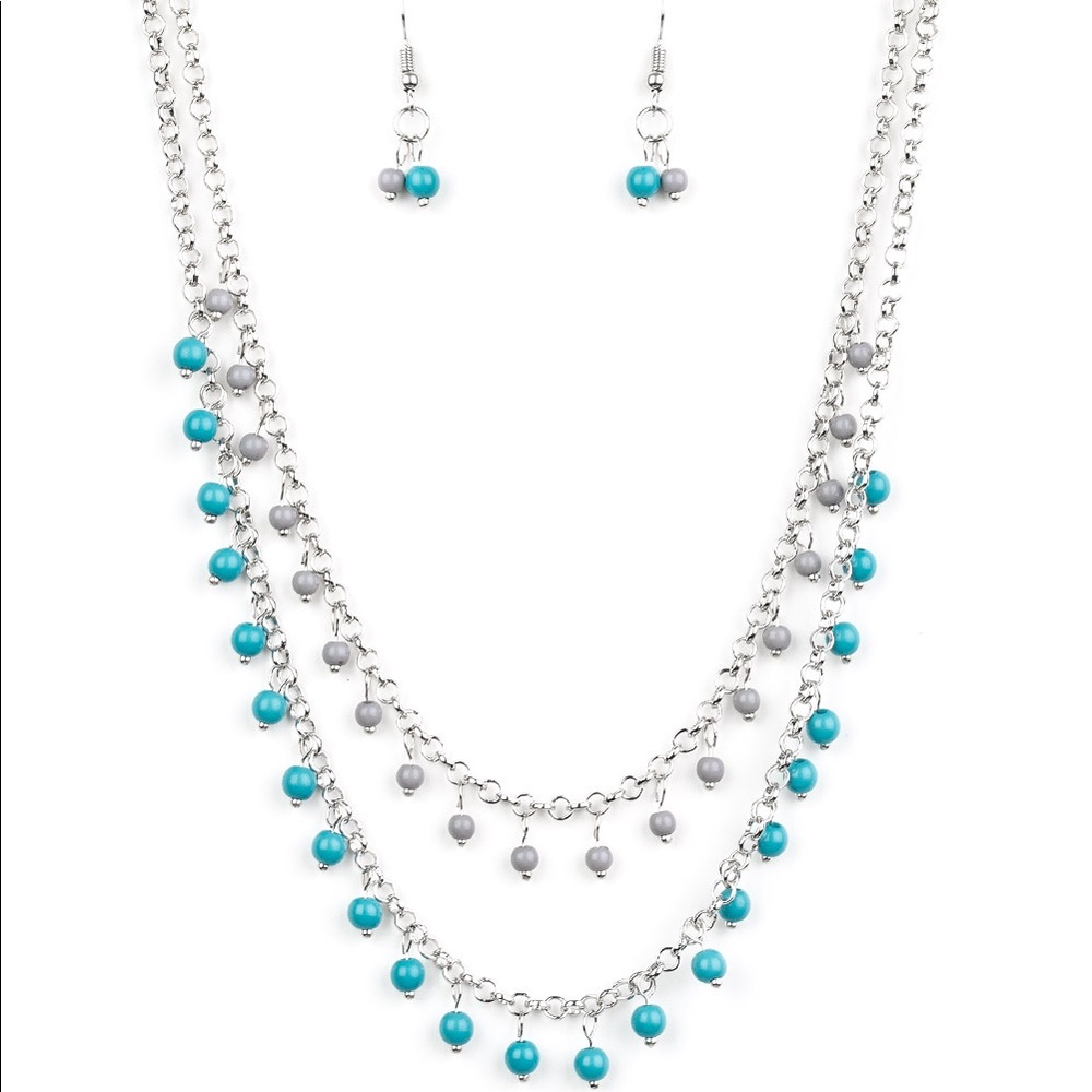 Dainty Distraction blue necklace